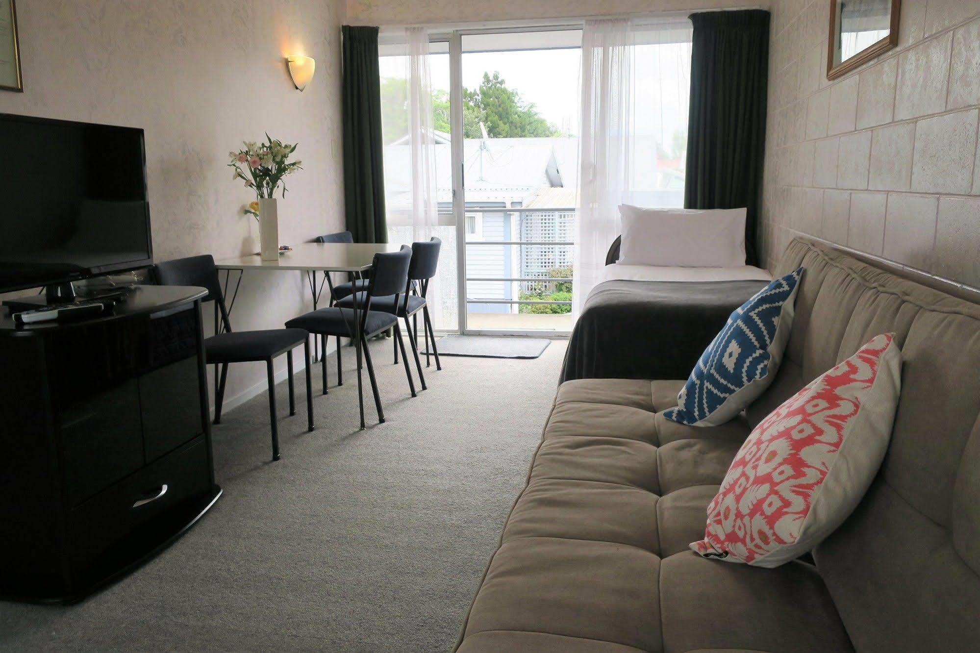 Roselands Motel Тауранга Екстериор снимка